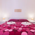 Maison Ortigia Bed & Breakfast