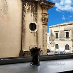 Bed & Breakfast Maison Ortigia 4*