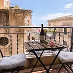 Bed & Breakfast Maison Ortigia 4*