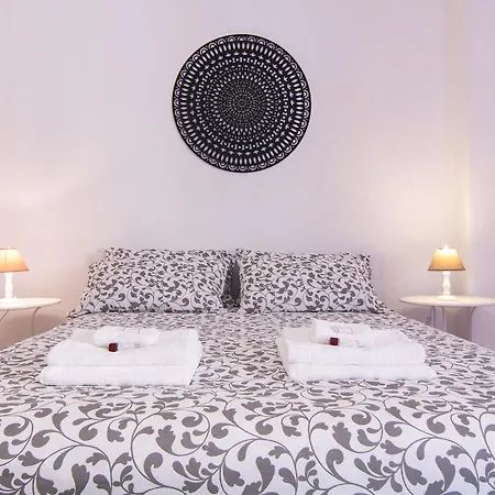 Maison Ortigia Couette-café 3*