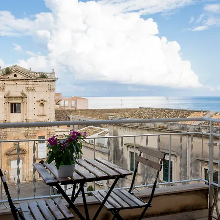 Maison Ortigia Couette-café 3*