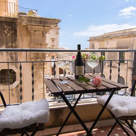 Maison Ortigia Couette-café 3*
