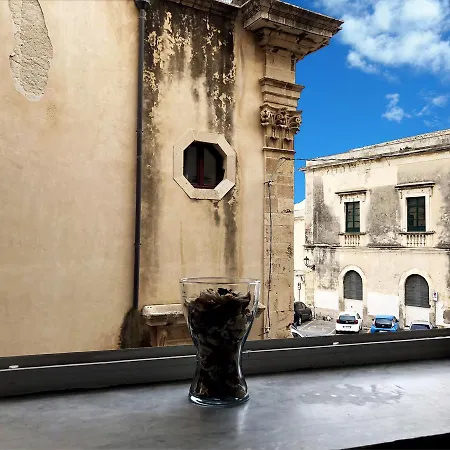 Maison Ortigia Couette-café